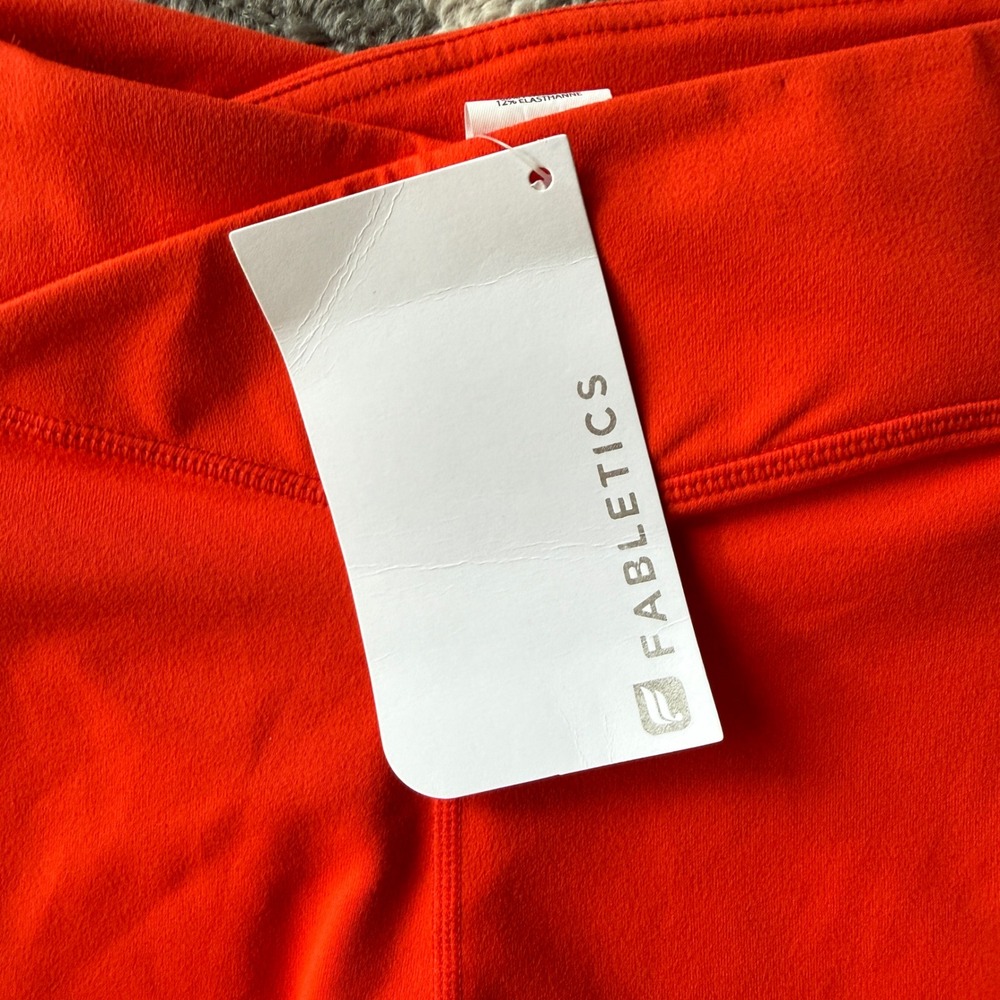 Fabletics Coral Cropped Leggings | Large | NWT | Exercise, Loungewear, Pilates - Picture 3 of 6